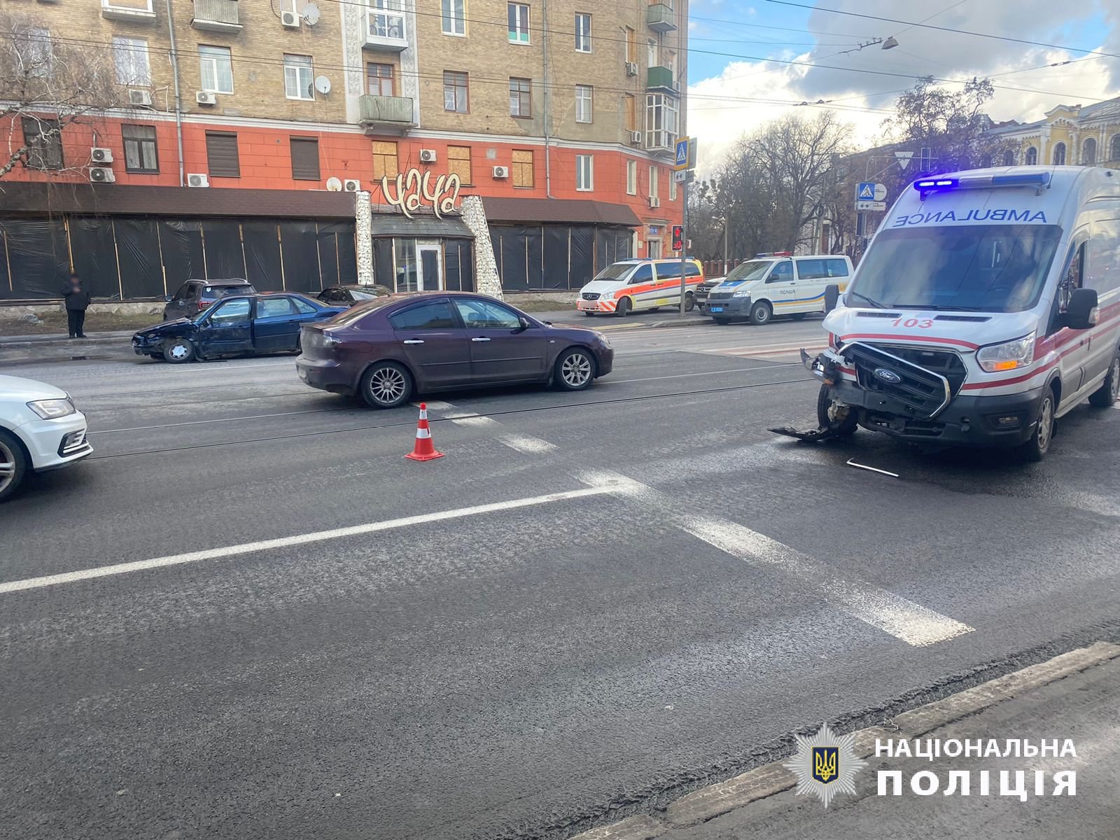 ДТП Харків: зіткнулися "швидка" та Volkswagen на найдовшому проспекті міста
